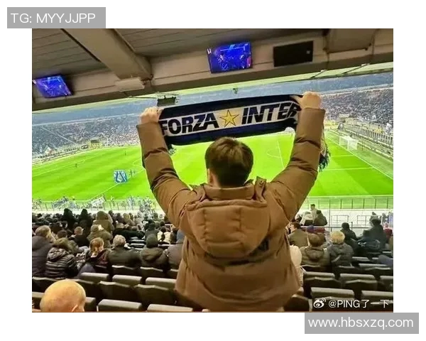 街头偶遇足球明星瞬间捕捉与球迷互动的温馨时刻